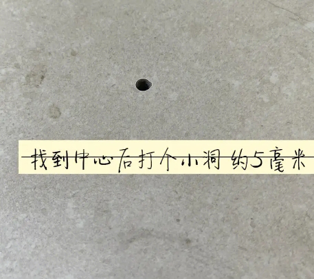 荆门市瓷砖空鼓维修公司专业解答在瓷砖铺贴过程中，如果砂料搅拌不均匀，将会带来以下问题